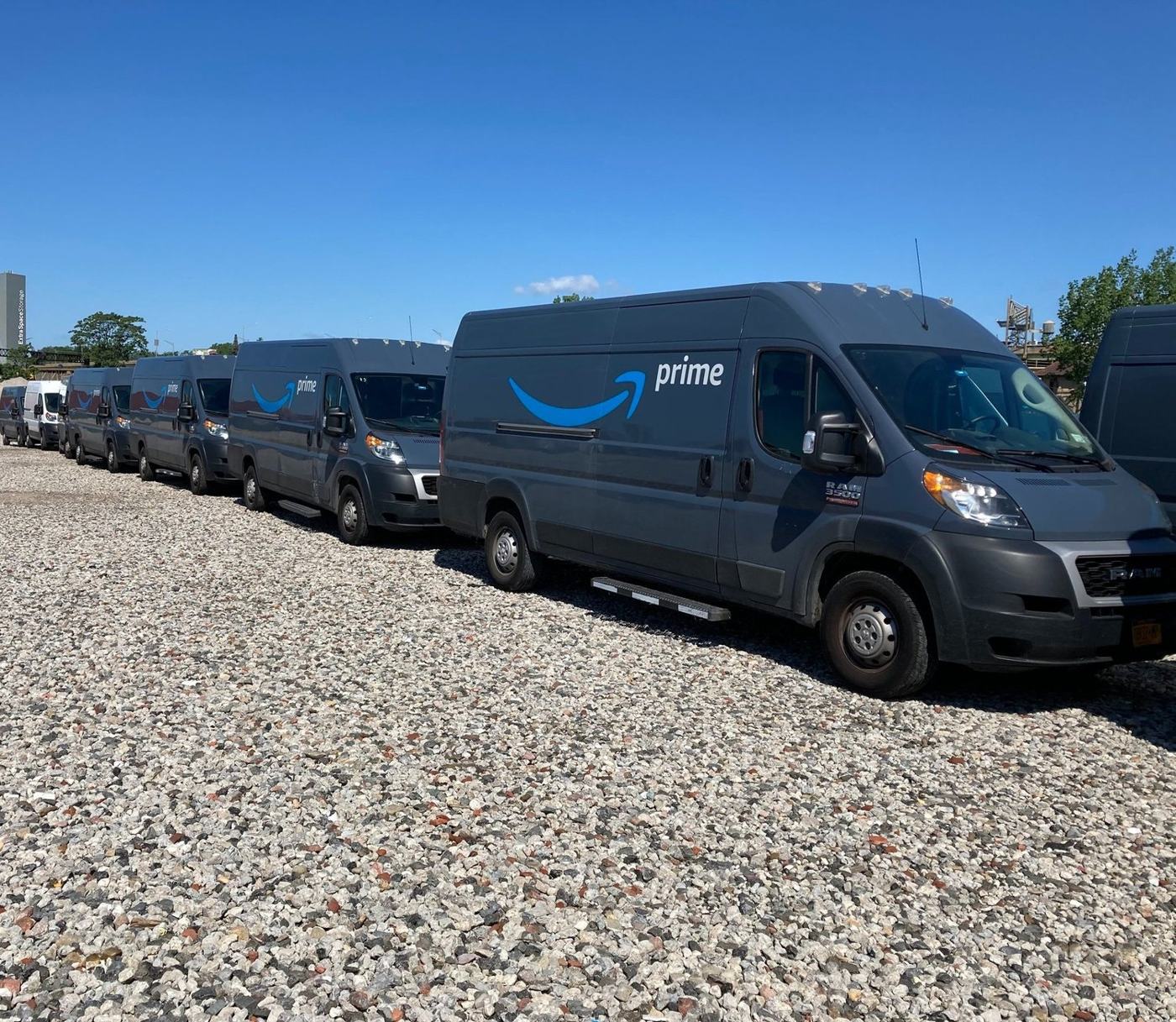 Cargo van fleet washing