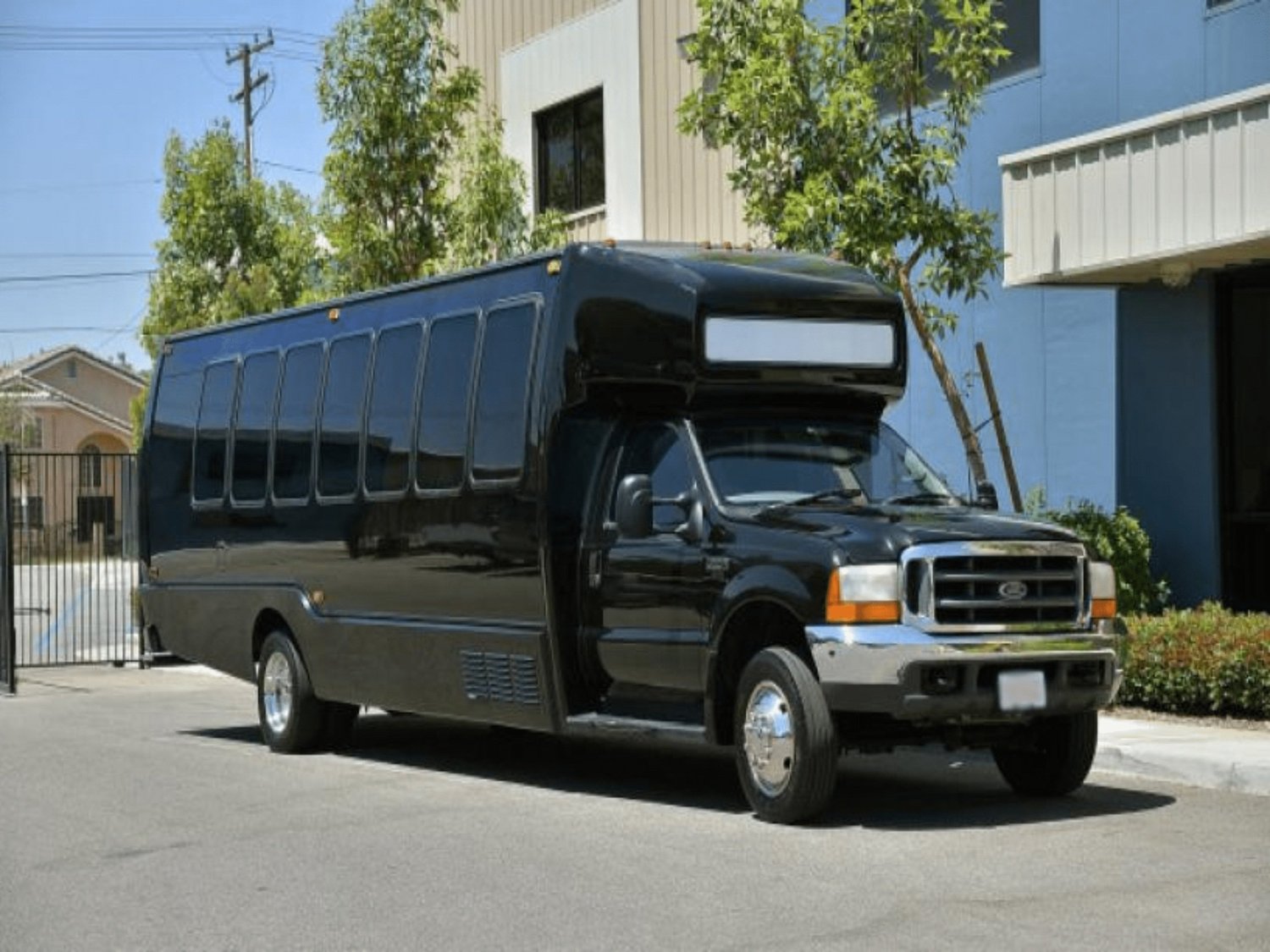 Shuttle bus washing